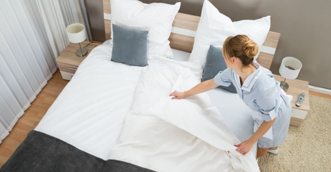 Cách giúp ga giường luôn căng và phẳng như ở khách sạn