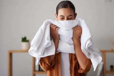 Phòng tắm luôn sạch bong, thơm tho hơn nhờ những thói quen này