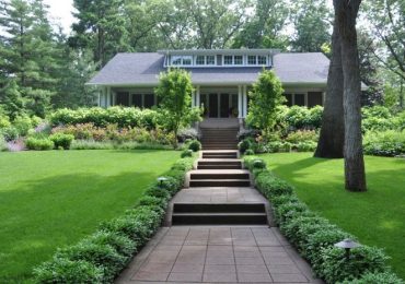 Thiết kế sân vườn đẹp bạn nên biết những nguyên tắc sau