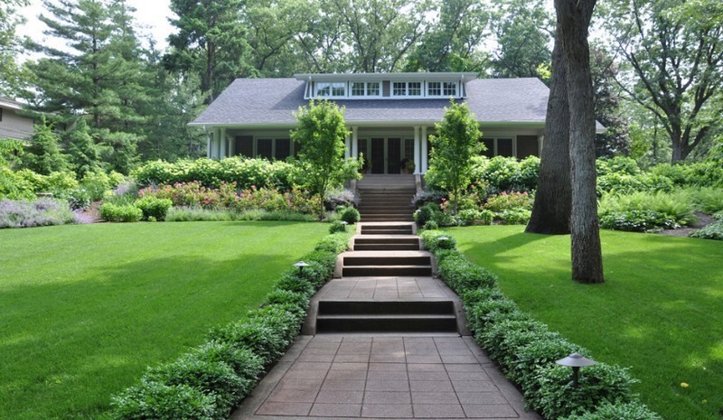 Thiết kế sân vườn đẹp bạn nên biết những nguyên tắc sau