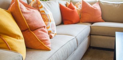 “Lột xác” sofa cũ thành mới tinh không cần tốn tiền mua lại bằng những mẹo đơn giản này
