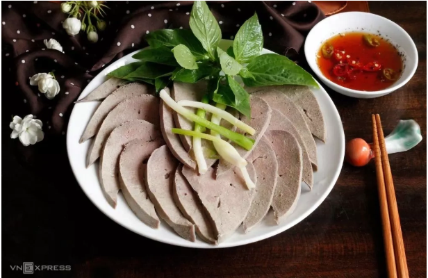 Bí quyết luộc gan heo trắng hồng, không khô bở
